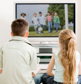children watching tv